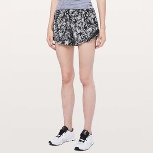 Lululemon Hotty Hot Short II Size 4
